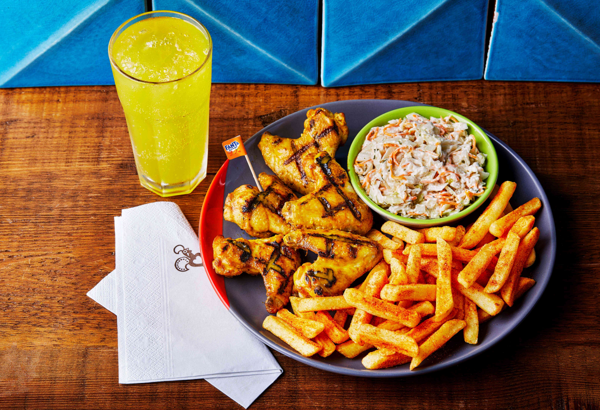 Nando's x Fanta Combo meal 5 chicken wings, PERi chips, coleslaw and a glass of Fanta